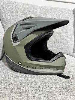 Helmet/Casco