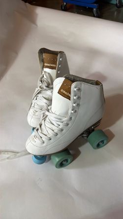 Roller Derby women’s 6 White Roller Skates