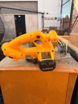 Dewalt saw