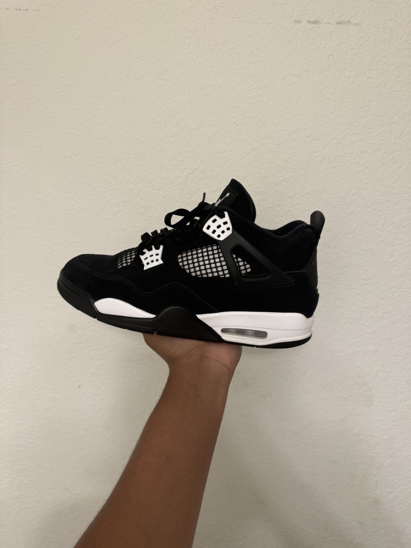 Jordan 4 White Thunder