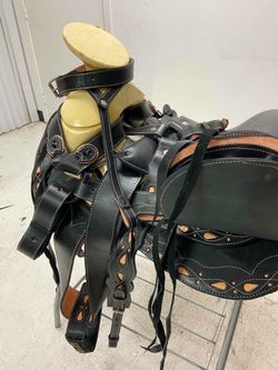Montura charra de cuero