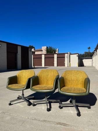 1970s Vintage MCM swivel green and yellow chairs
