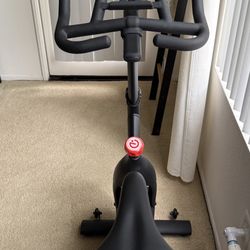 Echelon Bike Upright Exercise Bike
