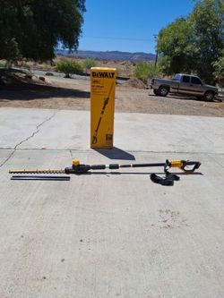 Dewalt 20V Max 22 in. Pole Hedge Trimmer (tool only)