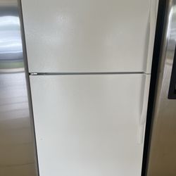 MAYTAG TOP BOTTOM FRIDGE WHITE