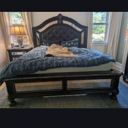Wood Pulaski King Bed Set