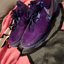 Nike LeBron 20 "Violet Frost."