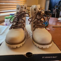 Womens Boots Size 8.5