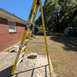 8ft Fiberglass Stepladder