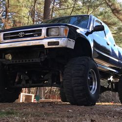 89-95 TOYOTA PICKUP BUMPER 