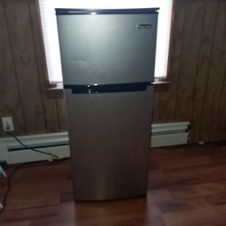 Magic chef fridge