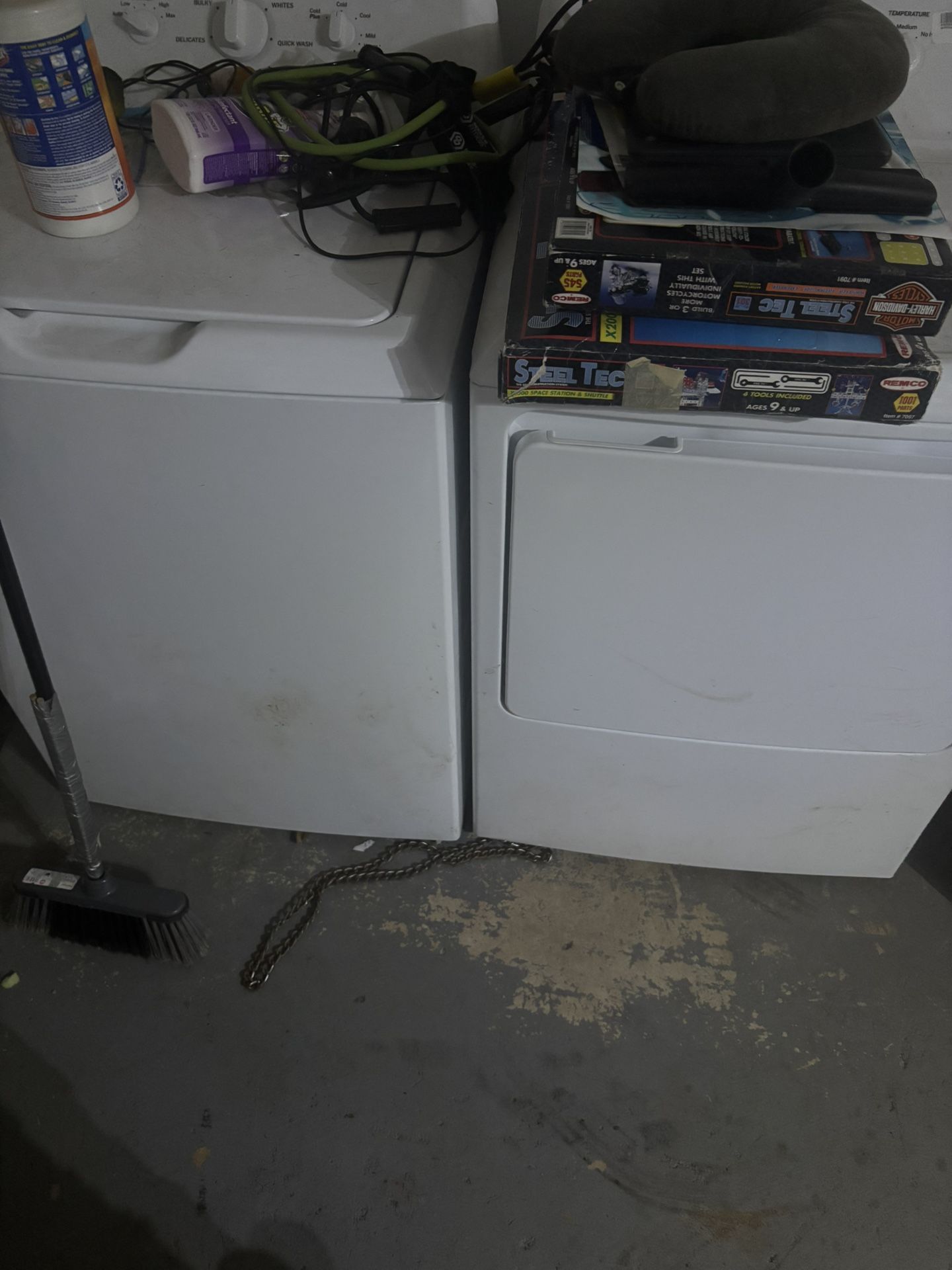 Hot Point Washer And Dryer
