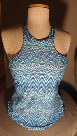 Island Escape Activewear Top sz 12