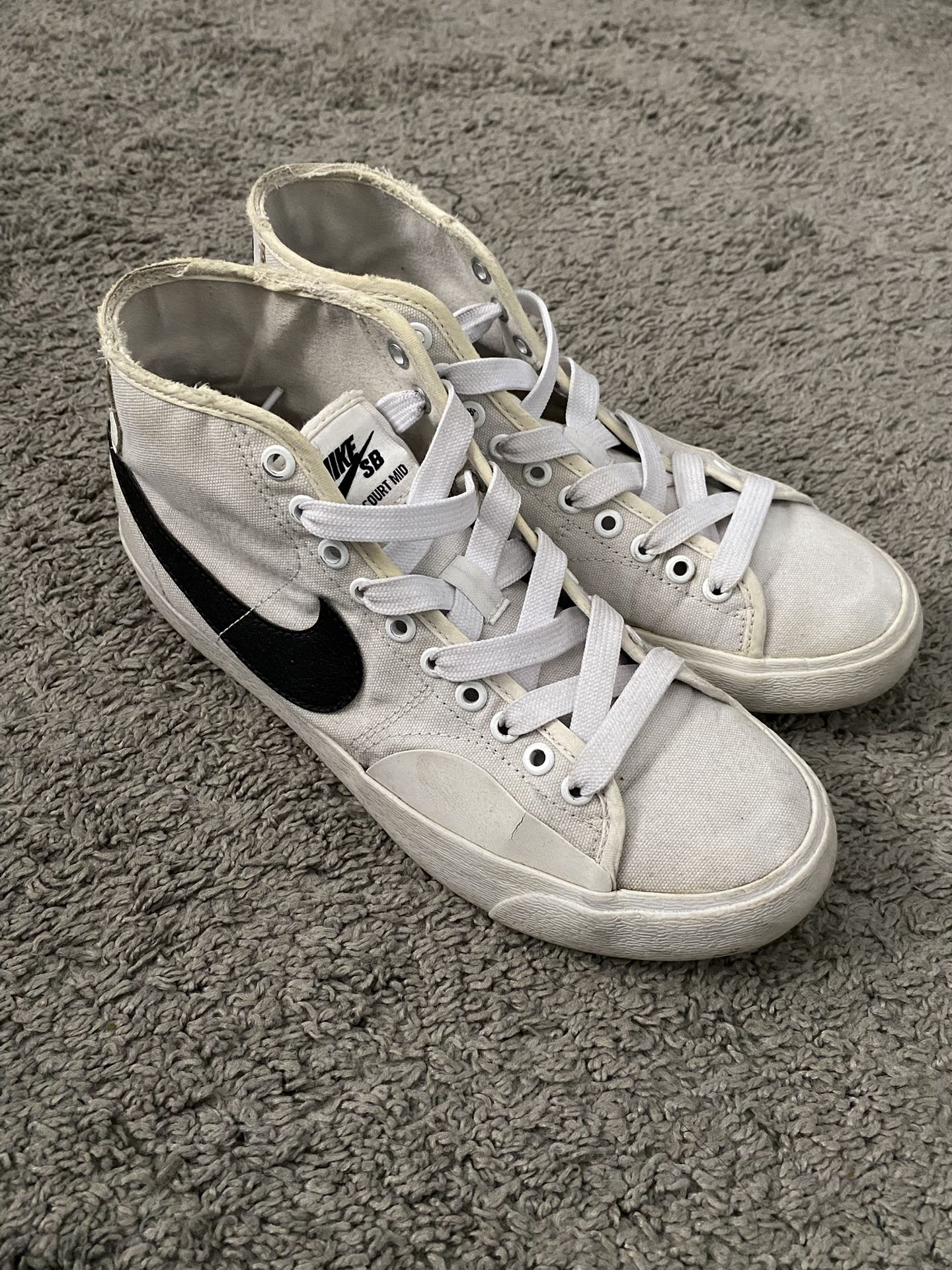 Size 6 mens Nike Blazers 