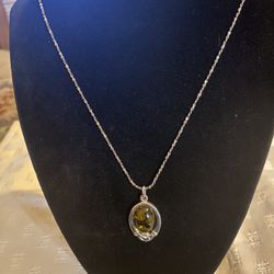 Vintage Sterling Silver Amber Claddagh Necklace 