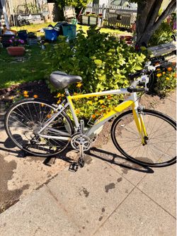 Womens Giant dash 17” road bike