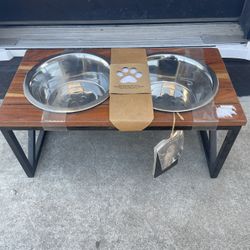 Dog Feeder