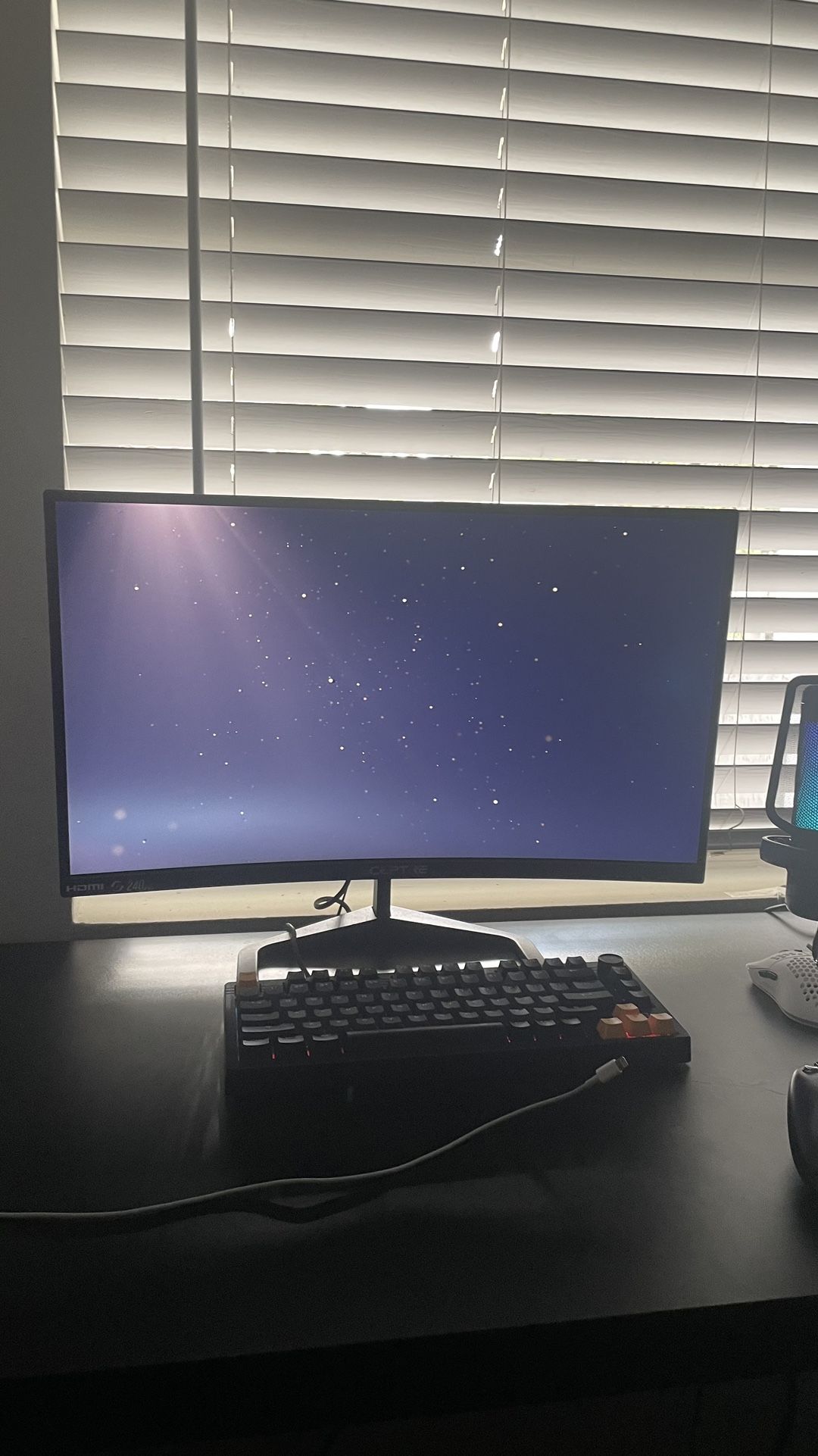 Sceptre Curved Monitor 24.5 inch 240hz/1080p
