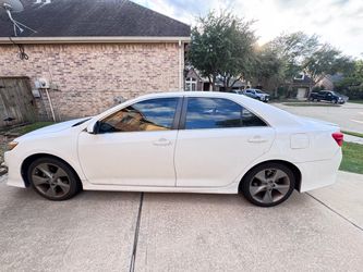 2014 Toyota Camry SE - 158K miles