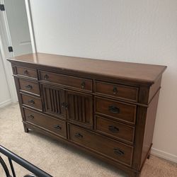 Solid wood Dresser