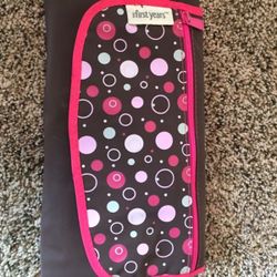 Portable diaper changing pad bag