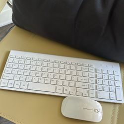 White Wireless Keyboard & Mouse + Laptop stand