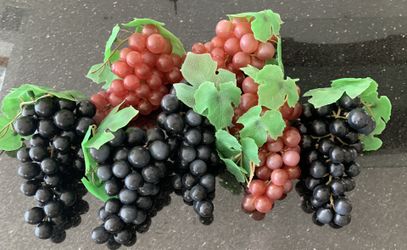 Realistic Grapes - 7 Pieces