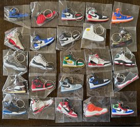 Brand New 25 Nike Shoes Keychains