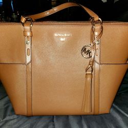 Authentic Michael Kors  !!! 