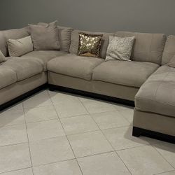 Cindy Crawford Beige 3 Part Couch 