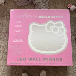 Hello Kitty Impressions Mirror