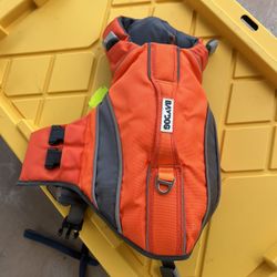 Size medium Baydog Life Vest 