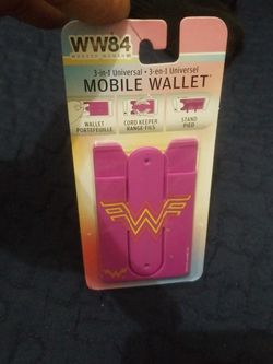Wonder Woman cellphone accessory