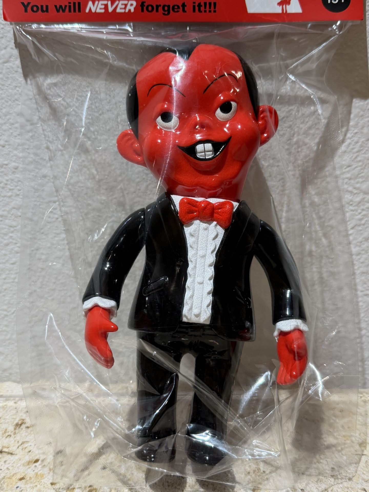 RARE Headlock Studio SOFUBI DARIO ARGENTO DEEP RED Sofubi Kaiju DCON 2025