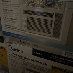 Midea 5,000 BTU 150 Sq ft Mechanical Window Air Conditioner, White, MAW05M1WWT, New