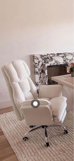Office Chair, Flip Armrests for Pets & Cross Legged Sitting Executive Ergonomic Computer Gaming Chair with Foot Rest, Teddy Fleece Wide Seat Reclining