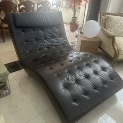 Stendmar Curved Chase Lounge Chair