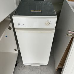 GE compactall Kitchen Trash Compactor