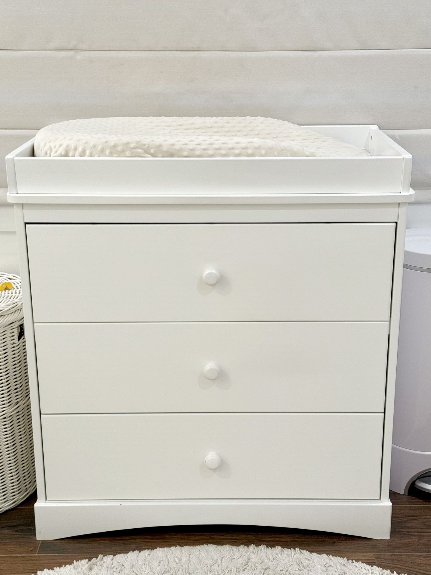 Delta Children Changing Table / Dresser White