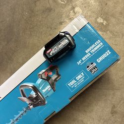 Makita 40v XGT Hedge Trimmer With 2.5ah Battery 