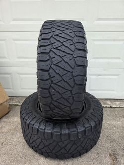 37x13.50r20 Nitto Ridge Grapplers tires