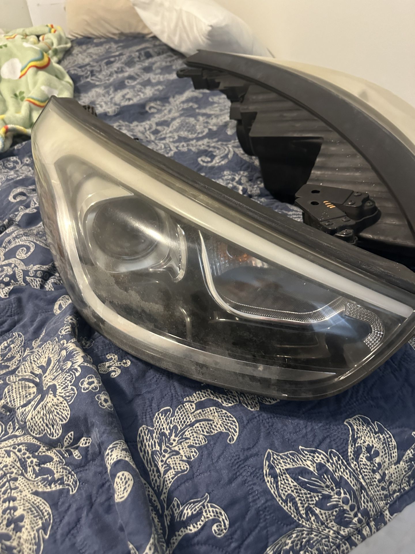 Hyundai Tucson Headlights 