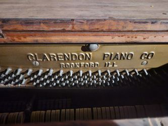 Clarendon Upright