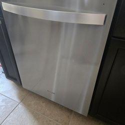 Whirlpool Dishwasher