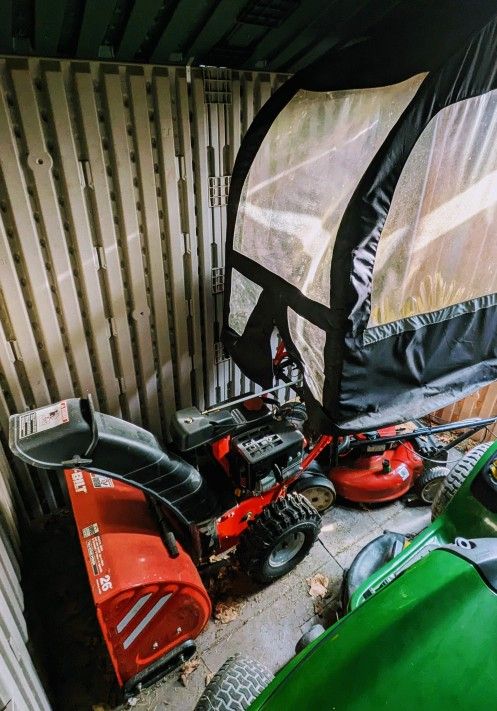 Troybuilt Snowblower Storm 2620 With Snow canopy