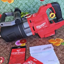 Milwaukee
M18 FUEL 18V Lithium-Ion Brushless Cordless 1 in. Impact Wrench with D-Handle (Tool-Only)