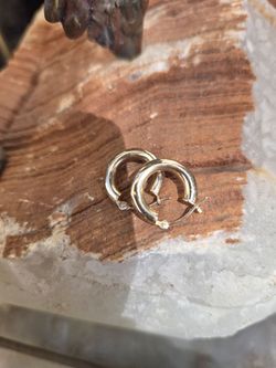 Gold earrings small