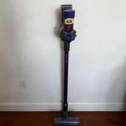 Dyson V8 Animal Vacuum 