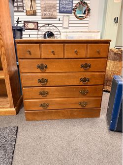 Ethan Allen Wooden 3 Drawer Dresser 30.25”x 18.75”x 30.25”