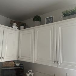 Piinto cabinets, y casa exterior interior muy buenos precious,.